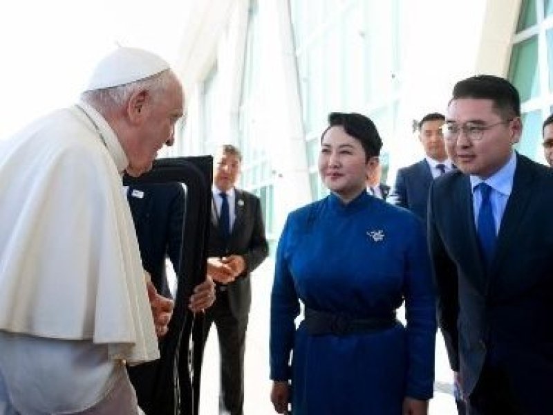 El Papa Francisco se despide de Mongolia y regresa a Roma