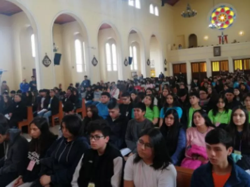 Masivo encuentro diocesano de la Juventud en Angol