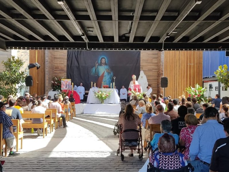 NUNCIO CELEBRA FIESTA DE LA MISERICORDIA EN LA PINCOYA